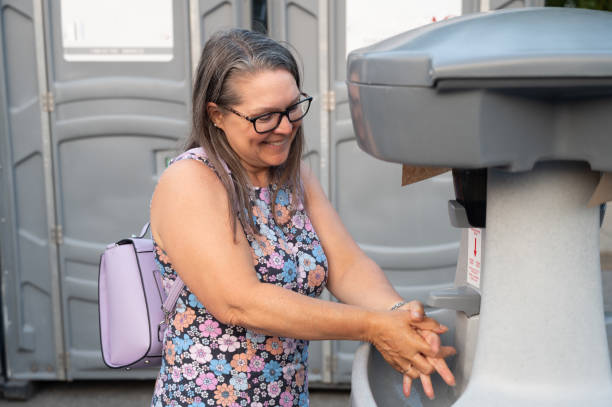 Best Best portable toilet rental  in Peosta, IA